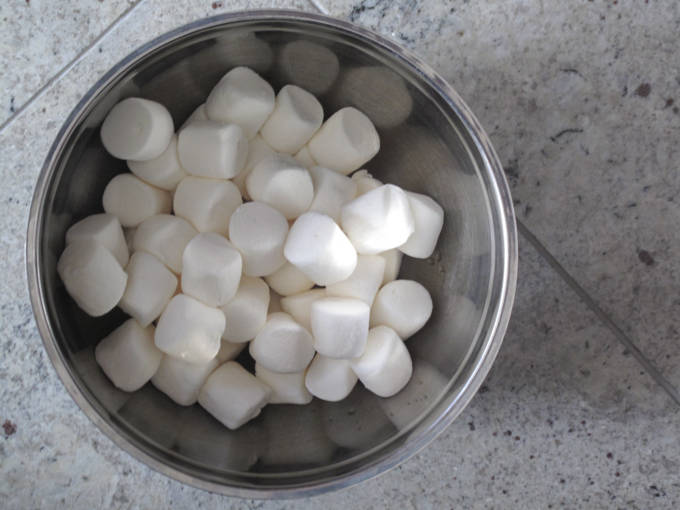 Bowl of marshmallows