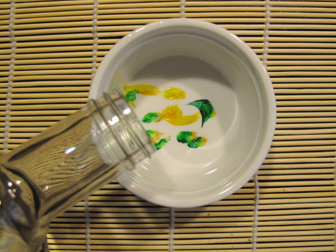 Making food colouring paint