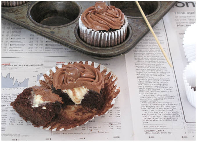 Chocolate cupcakes with marshmallow cream filling