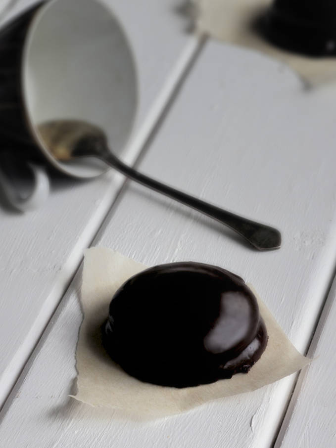 Snickerdoodles topped with fresh marshmallows and dipped in dark chocolate