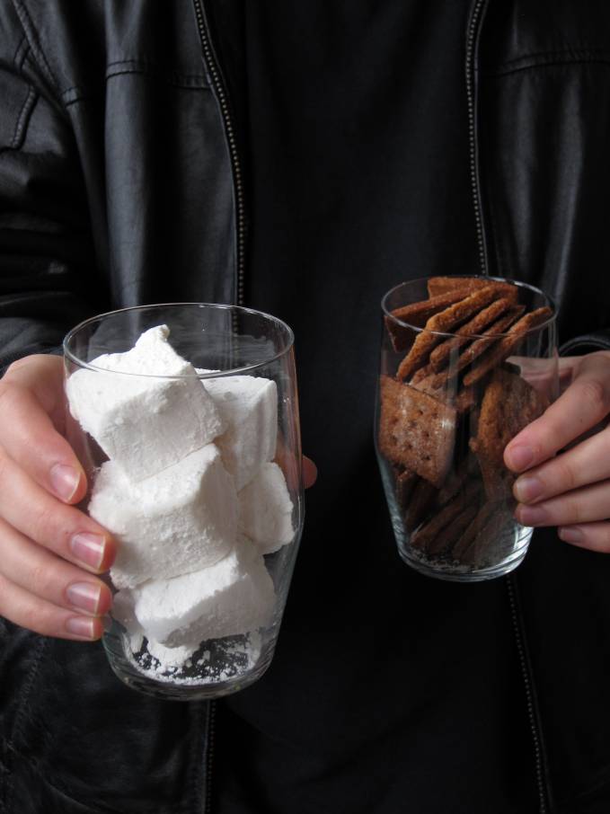 Fresh, homemade vanilla marshmallows and cinnamon graham crackers