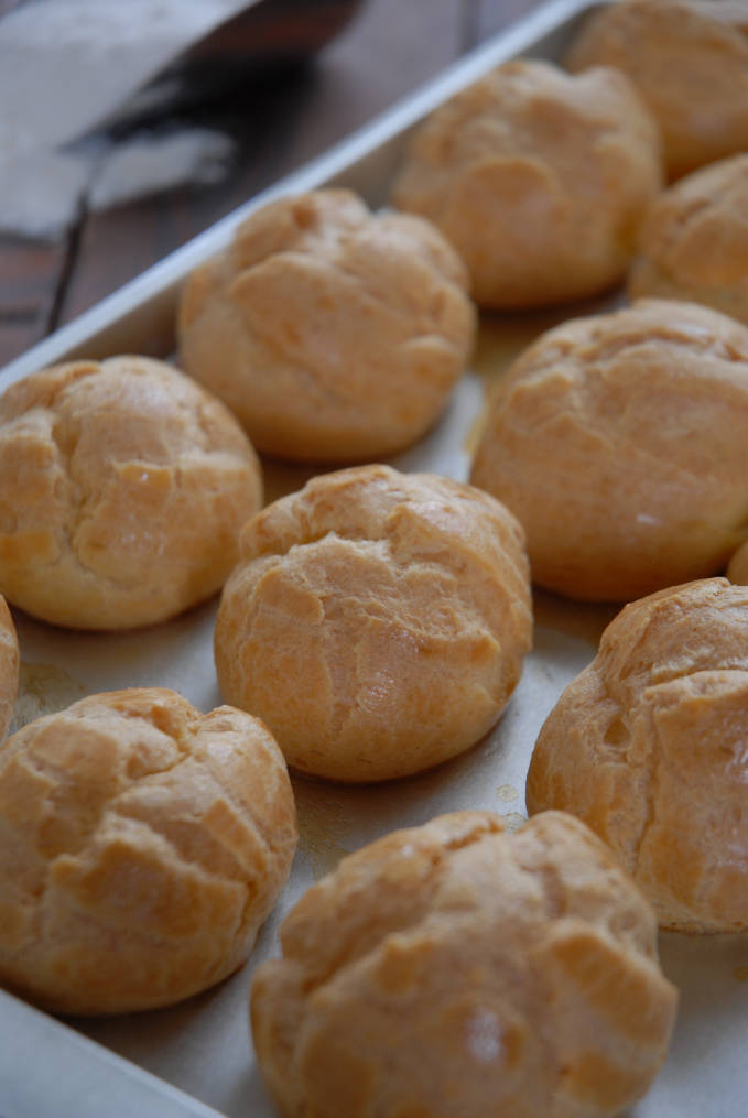 Profiteroles prior to being filled with pastry cream