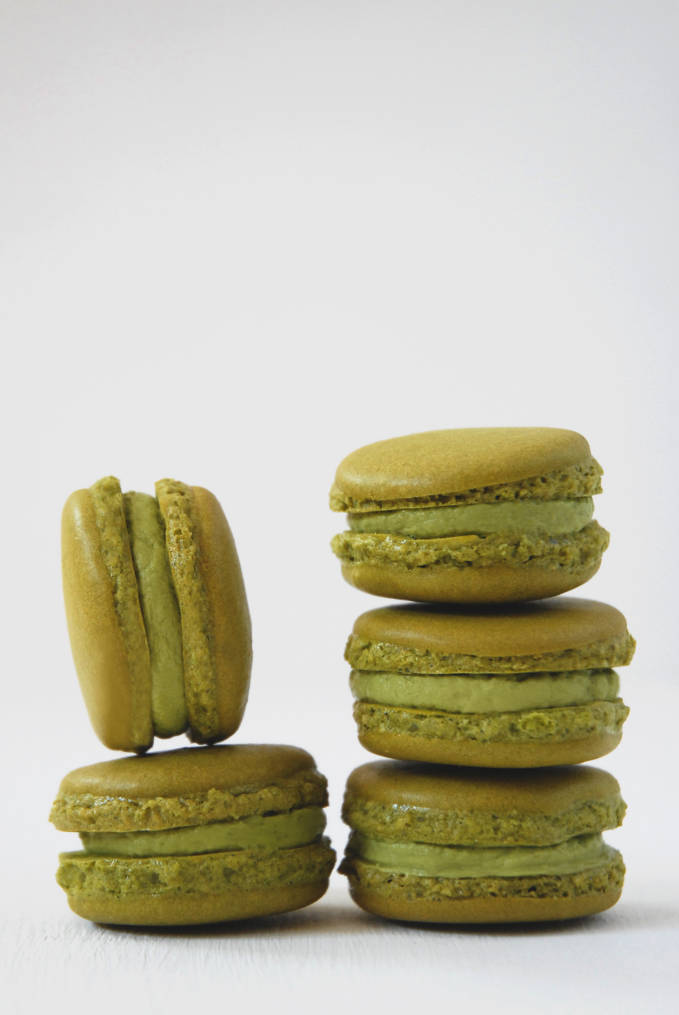 Matcha green tea macarons with matcha buttercream. Don't you just want to click for the recipe? Yes you do.